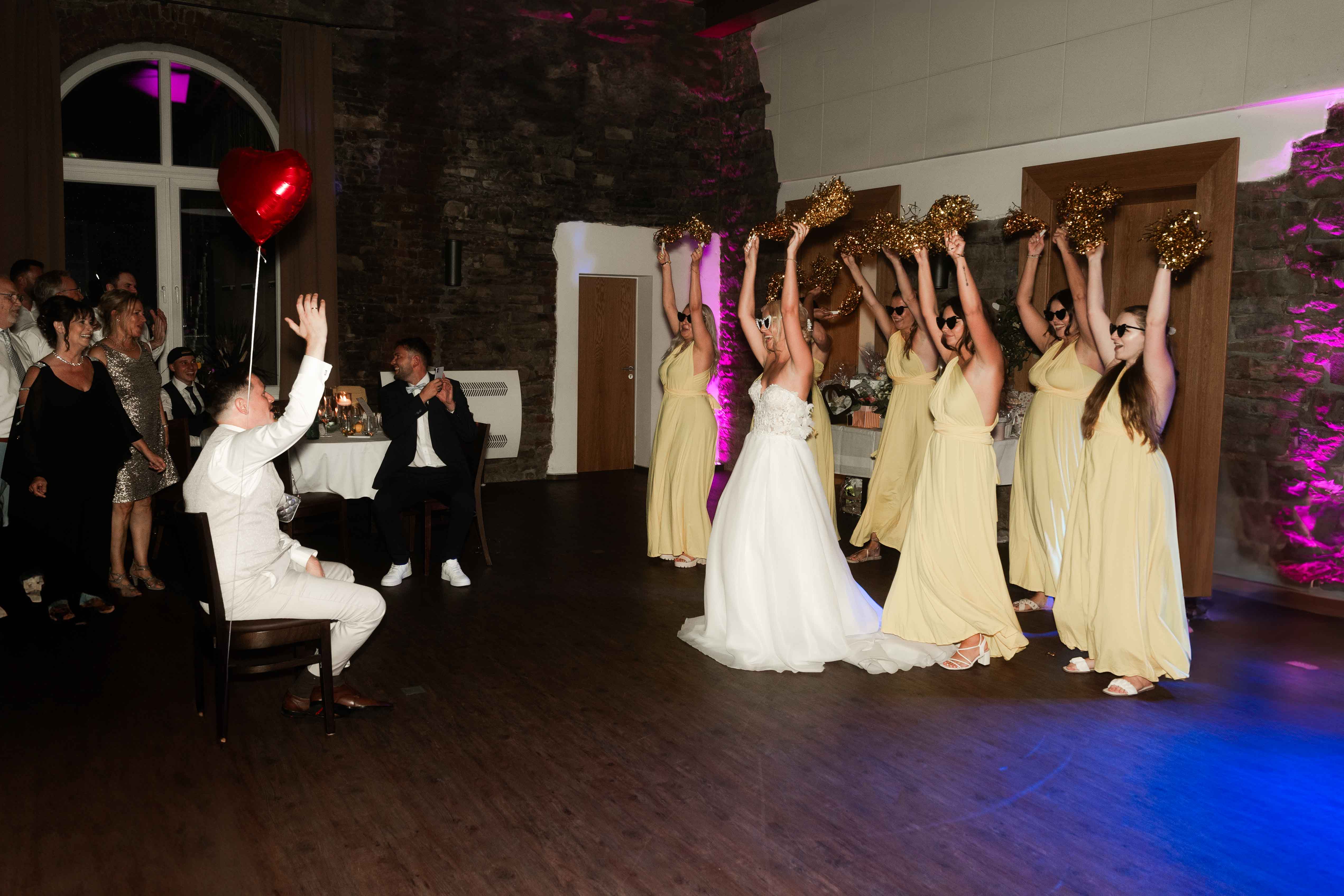 Hochzeitsfotograf Saskia & Kevin – Brautpaar bei der freien Trauung